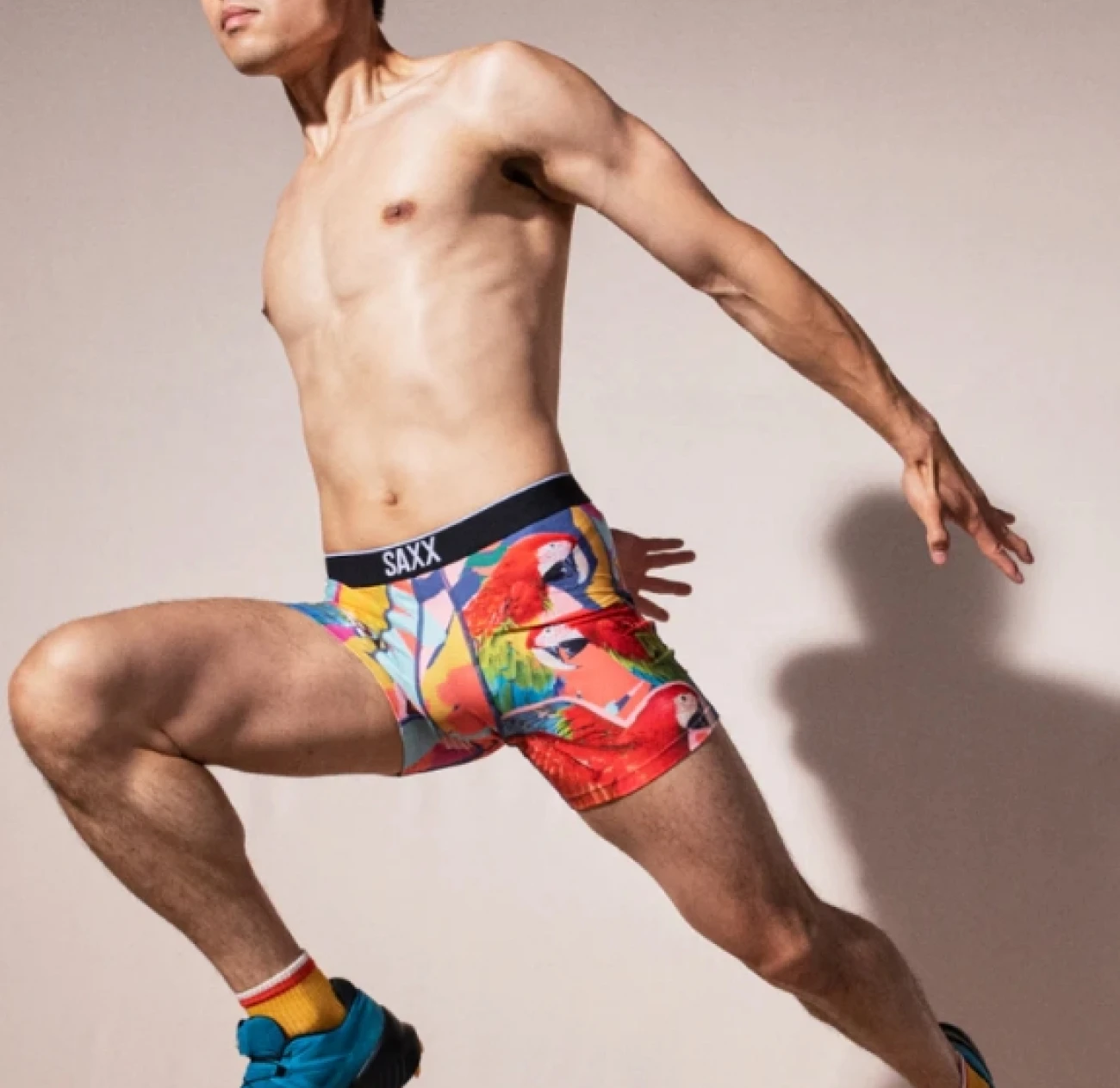 Saxx DropTemp Cooling Mesh Boxer Briefs feature a cooling mesh fabric and ergonomic design, ensuring optimal airflow and comfort in high temperatures.