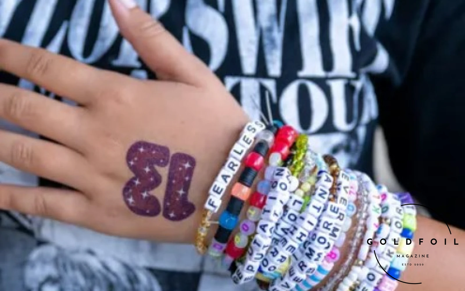 Friendship bracelets are one of the key trends of fashion of 2023 Friendship bracelets are one of the key trends of fashion of 2023